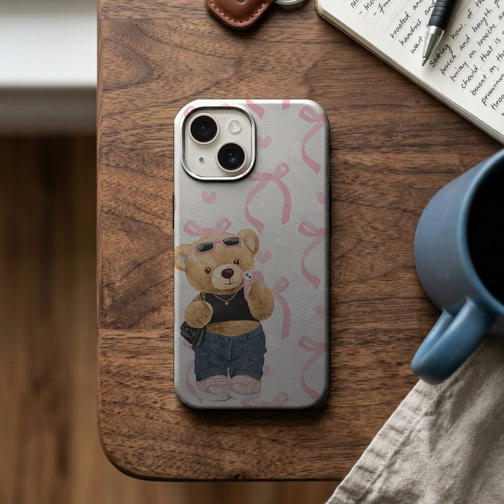 Pembe Kurdeleli Gözlüklü Ayıcık Telefon Kılıfı K1023 mockup 2