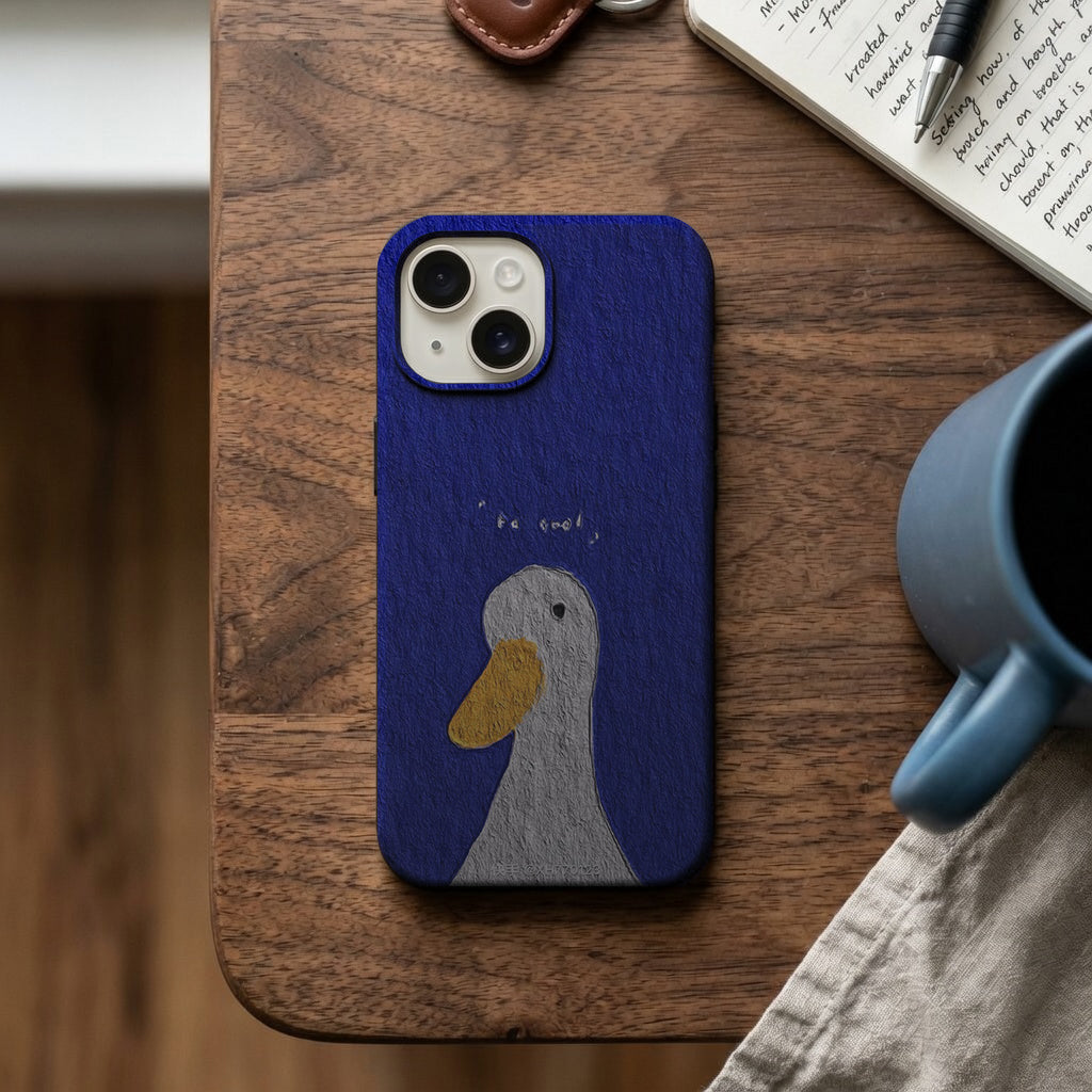 Lacivert Zeminde Ördek Figürlü Telefon Kılıfı K733 mockup 2
